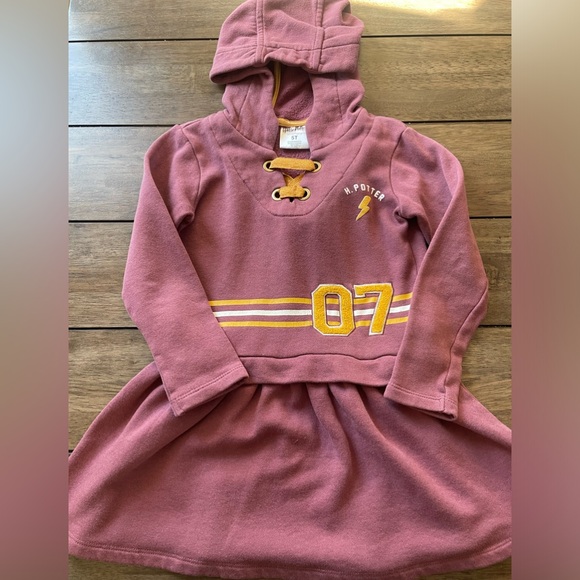 Harry Potter Dress, Size 5T, with Hoodie, Used, 60% Cotton 40% Polyester - Picture 3 of 7